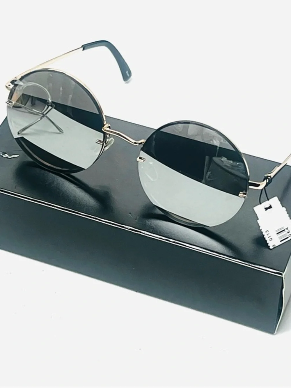 Round Two-Tone Lens Sunglasses in Black and Silver